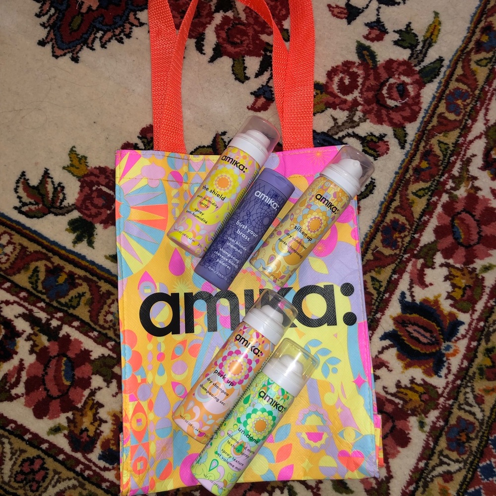 AMIKA Travel Size Set & Tote